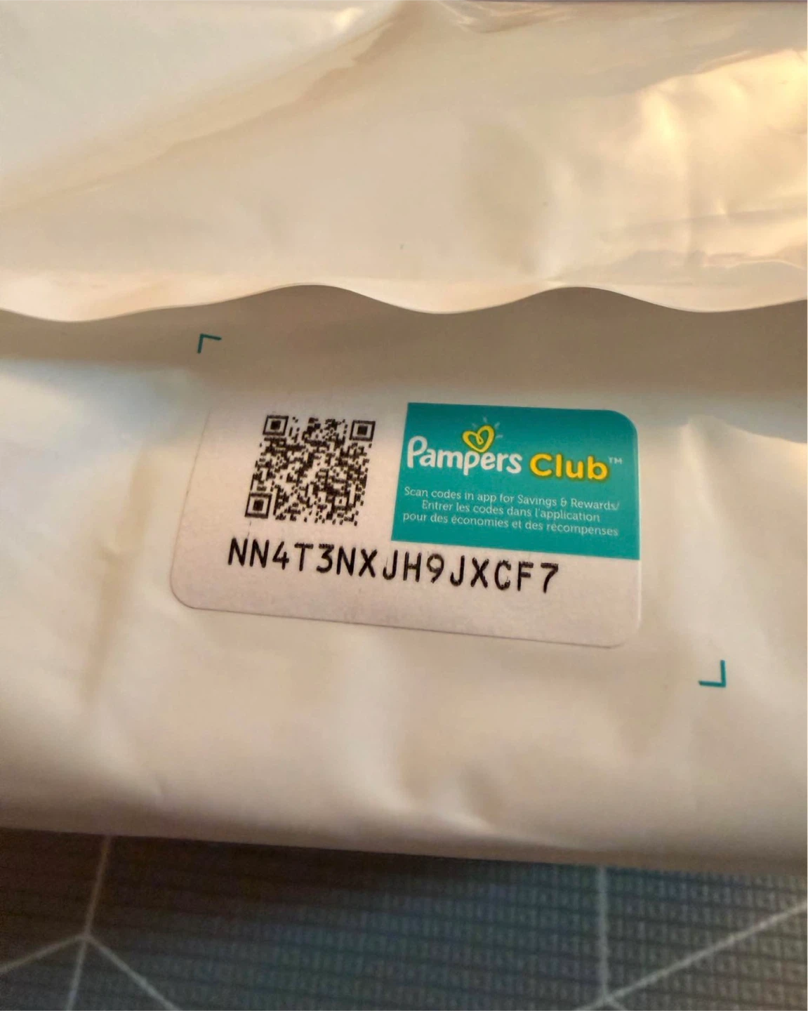 Pampers Diapers Size 4 - 30 DIAPERS - photo 2