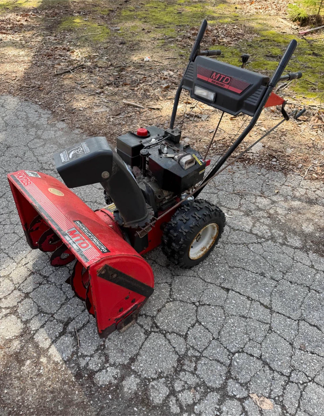 MTD "10/28" Snow Blower - photo 3