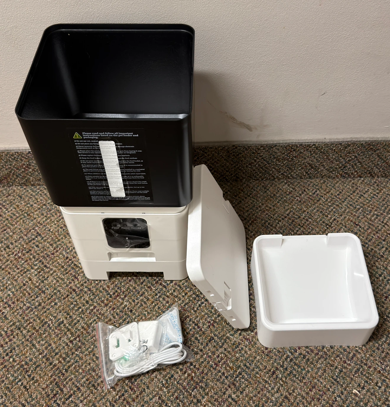 8L Automatic Pet Feeder w/ Camera – Smart Dog & Cat Feeder - photo 2