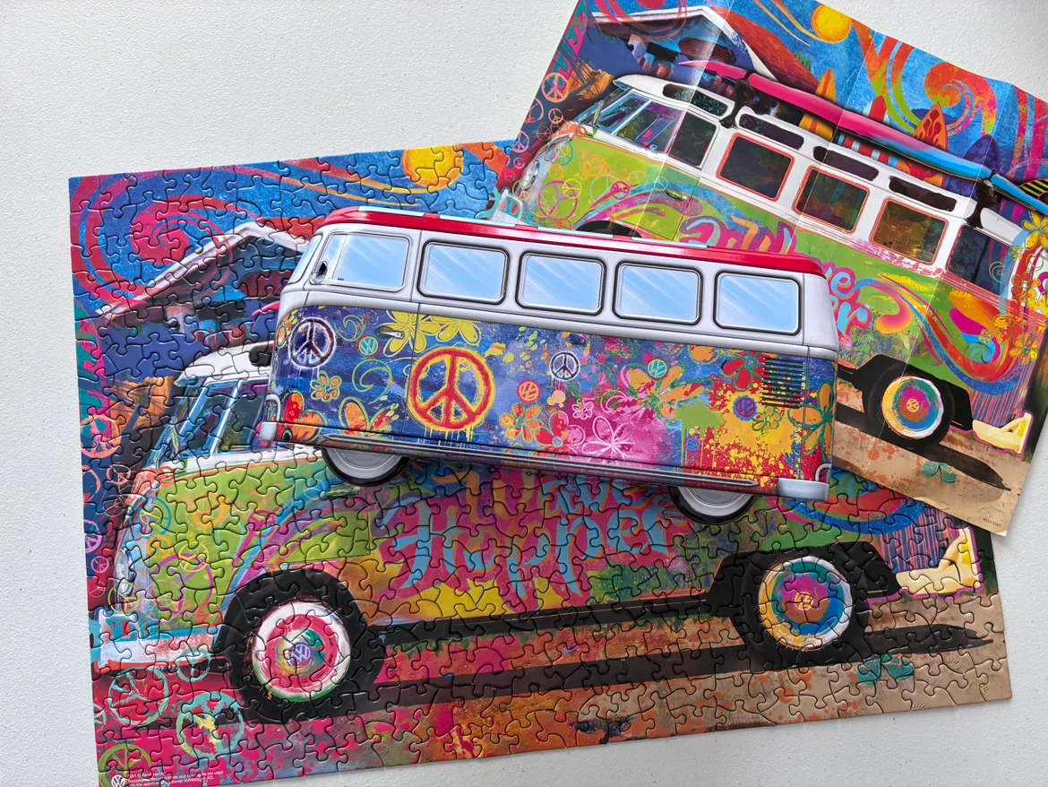 550 PIECE EUROGRAPHICS “WAVE HOPPER” PUZZLE - photo 2