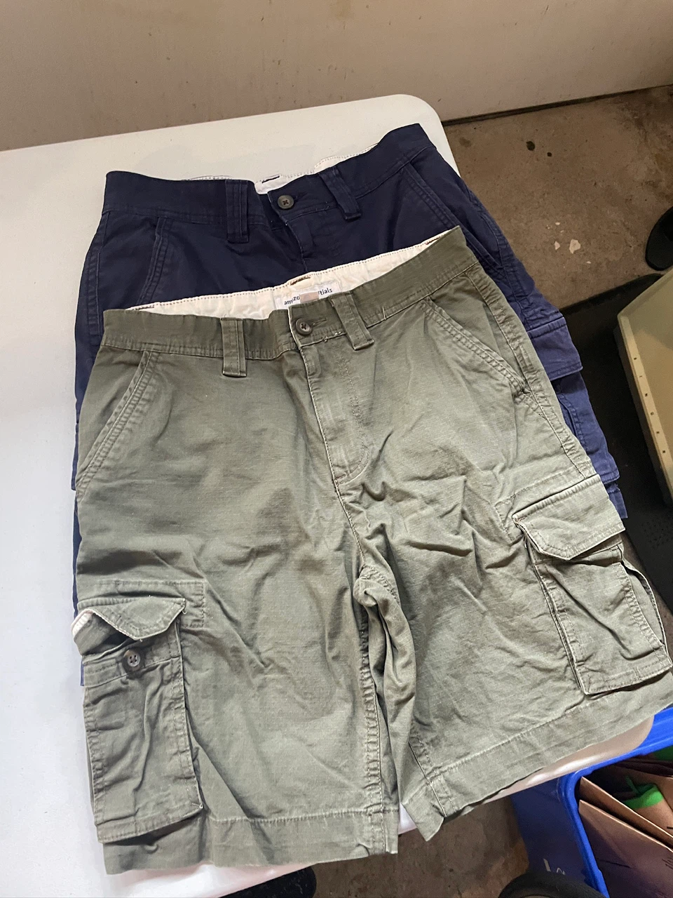 Amazon Essentials Men's Cargo Shorts Size 30