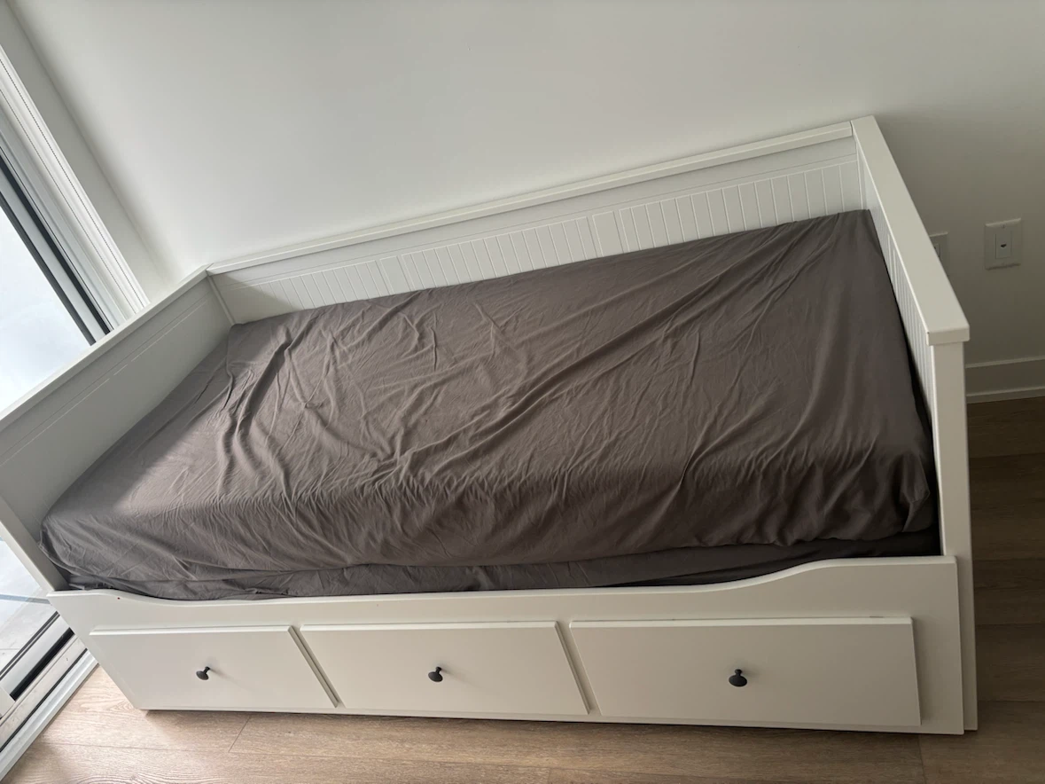 White Daybed with Mattress - photo 2