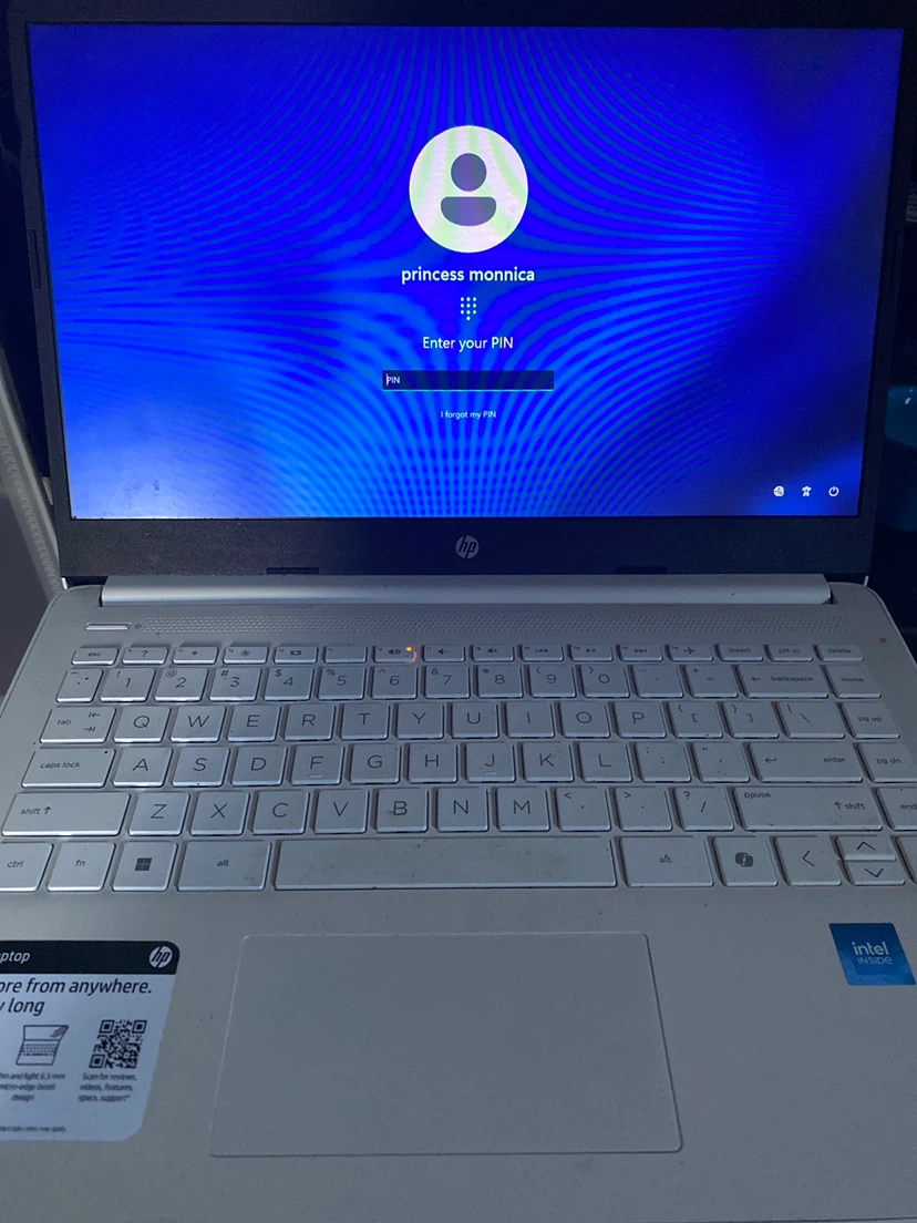 HP Laptop - photo 3