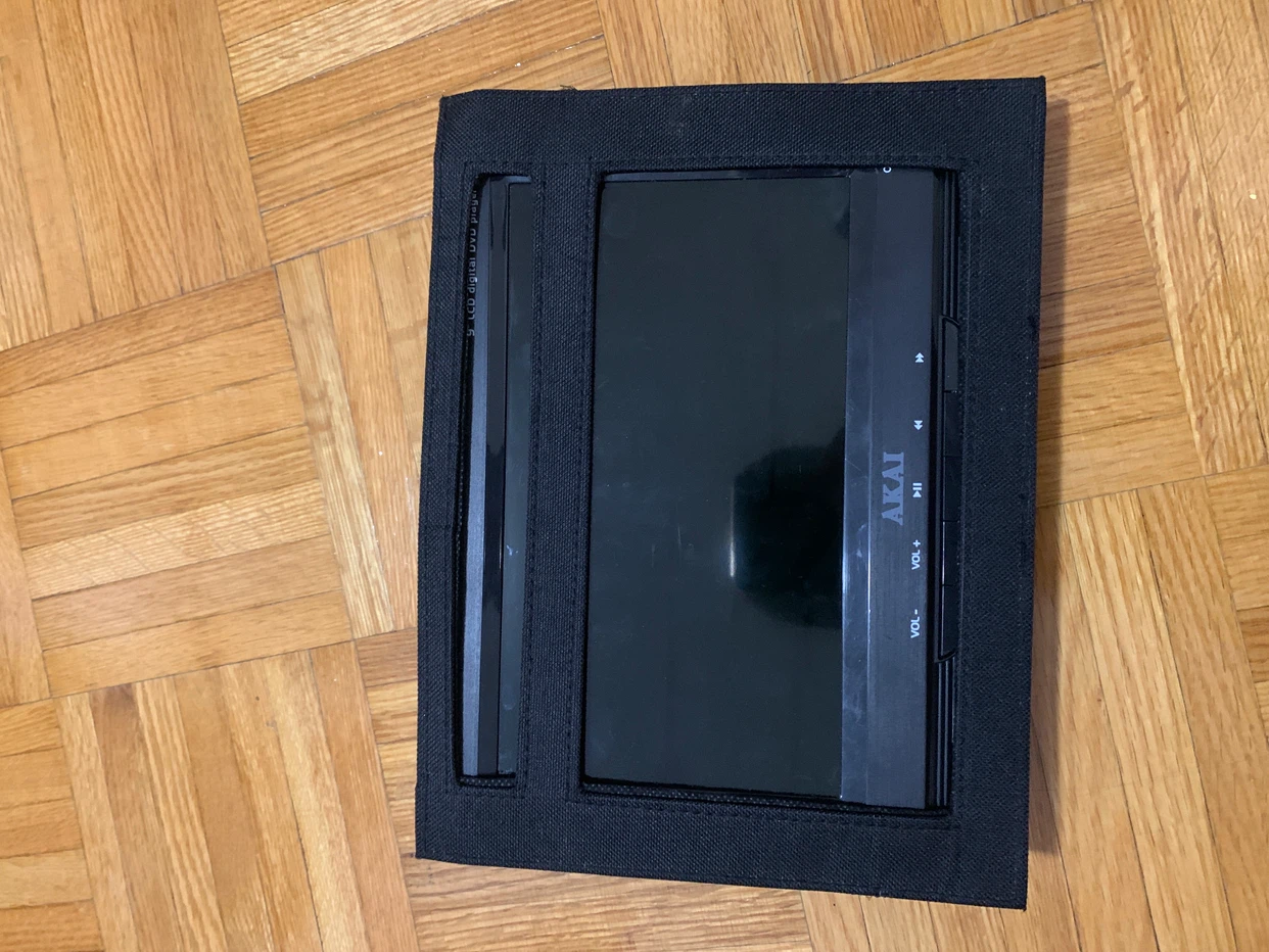 AKAI Portable LCD Digital DVD Player