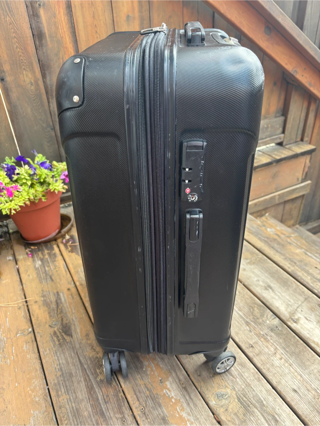 Black Hardside Spinner Luggage - photo 3