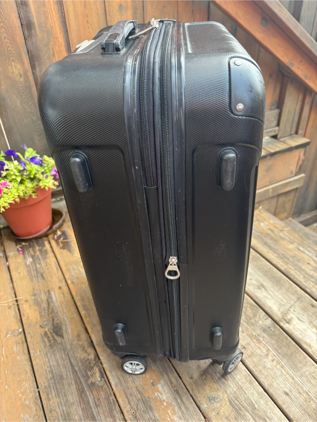 Black Hardside Spinner Luggage - photo 5