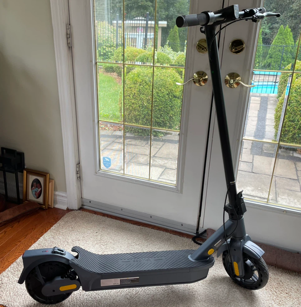 Electric Scooter with LED Display and App Connectivity