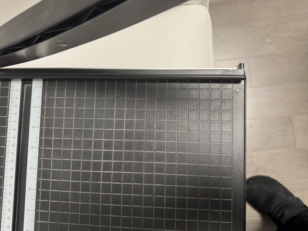 Paper cutter