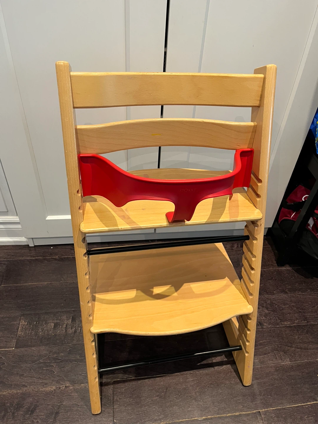 Stokke Tripp Trapp Chairs (2) + Red Baby Set - photo 2