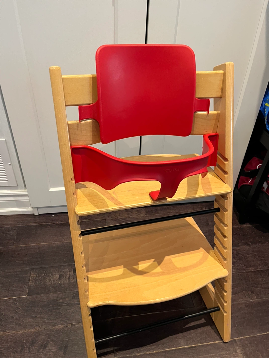 Stokke Tripp Trapp Chairs (2) + Red Baby Set - photo 4