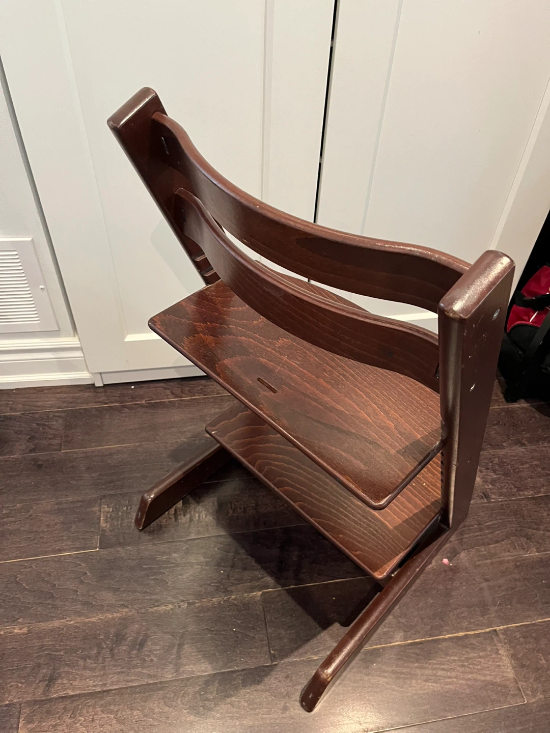 Stokke Tripp Trapp Chairs (2) + Red Baby Set - photo 5