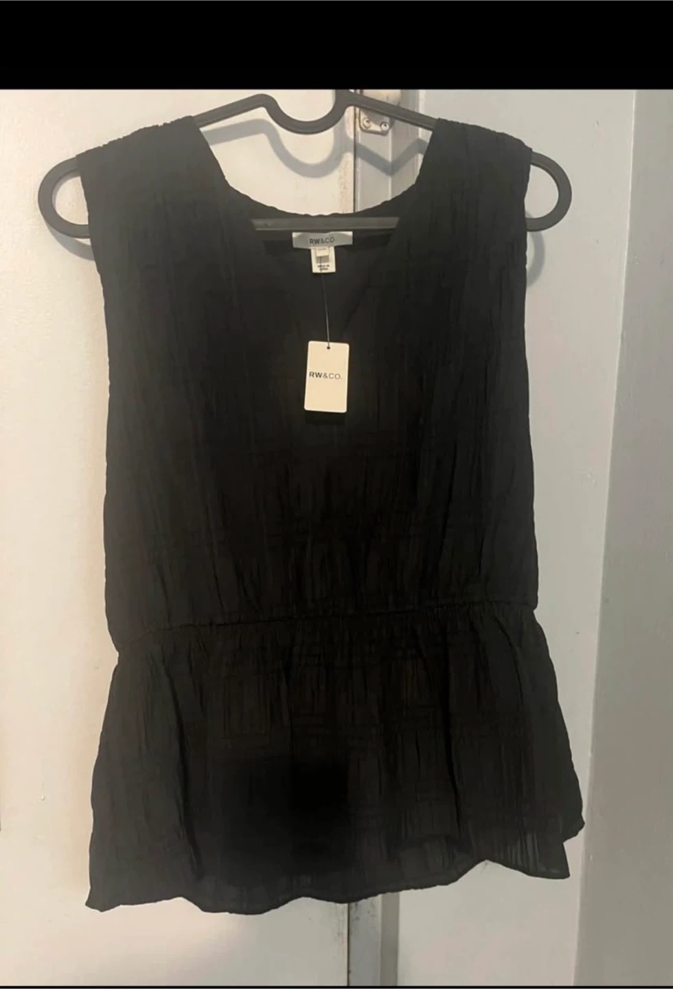RW&CO. Black Sleeveless Top - Size M new with tags - photo 2