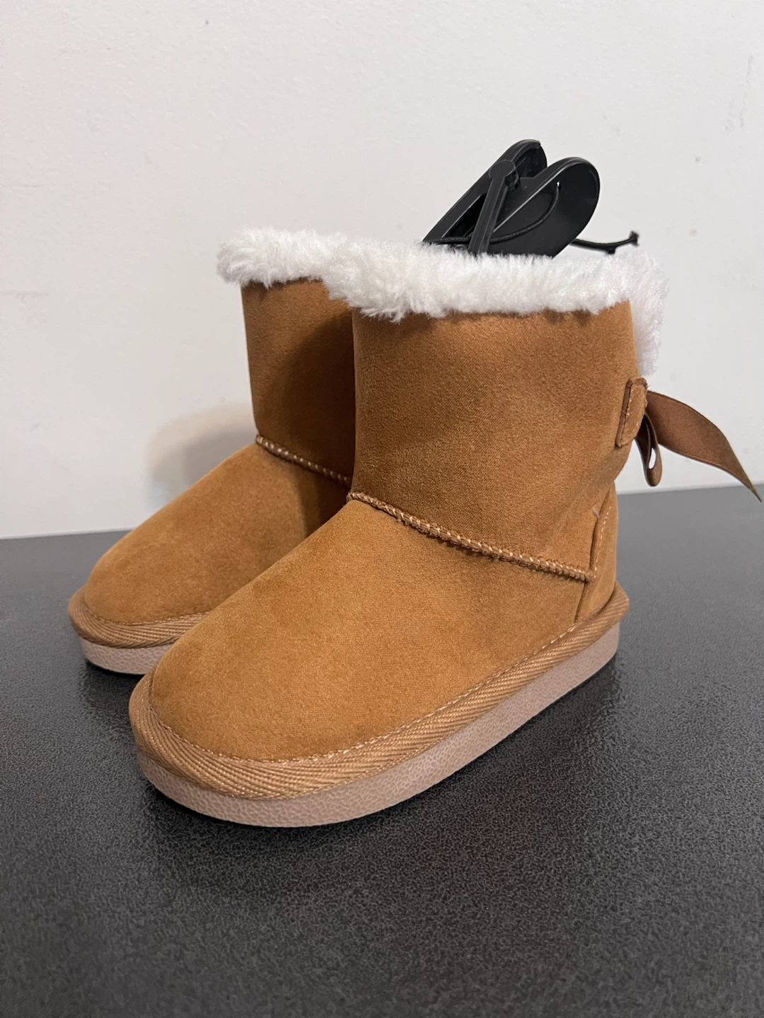 Brand New George Girls Faux-Fur Winter Boots – Size 7 – $10