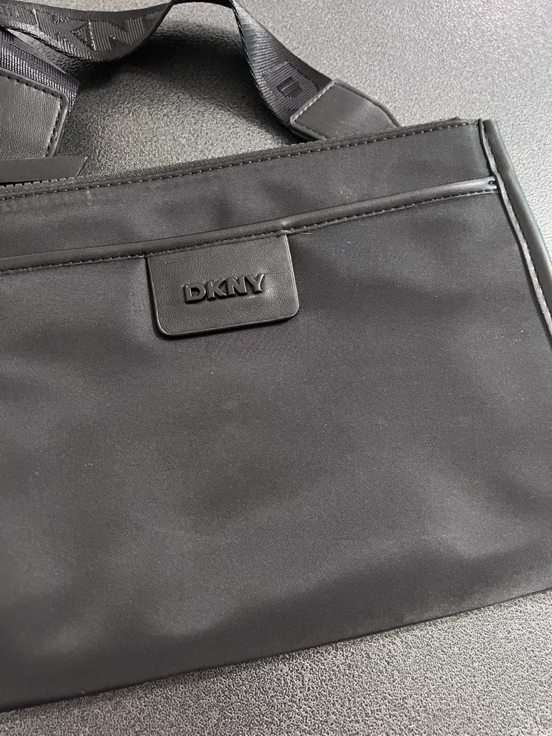 Brand New DKNY Black Crossbody Shoulder Bag – Adjustable Strap - photo 2