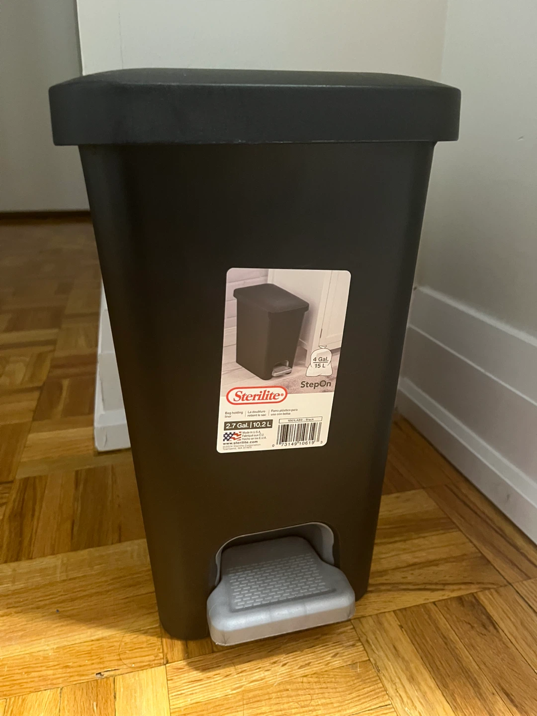 Sterilite 10.2L Rectangular Step-on Trashcan with Lid