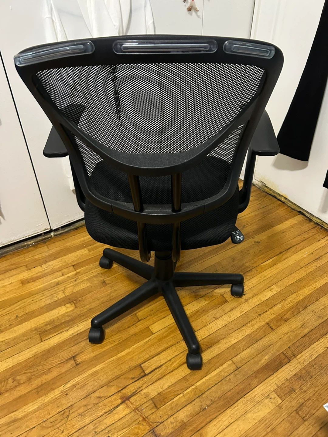 Black Mesh Office Chair - photo 2