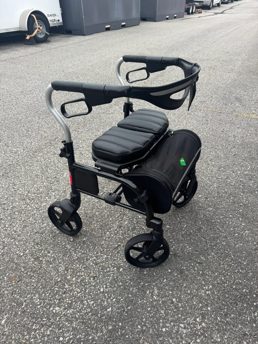 EVOLUTION WALKER ROLLATOR DELIVERY INCLUDED - photo 2