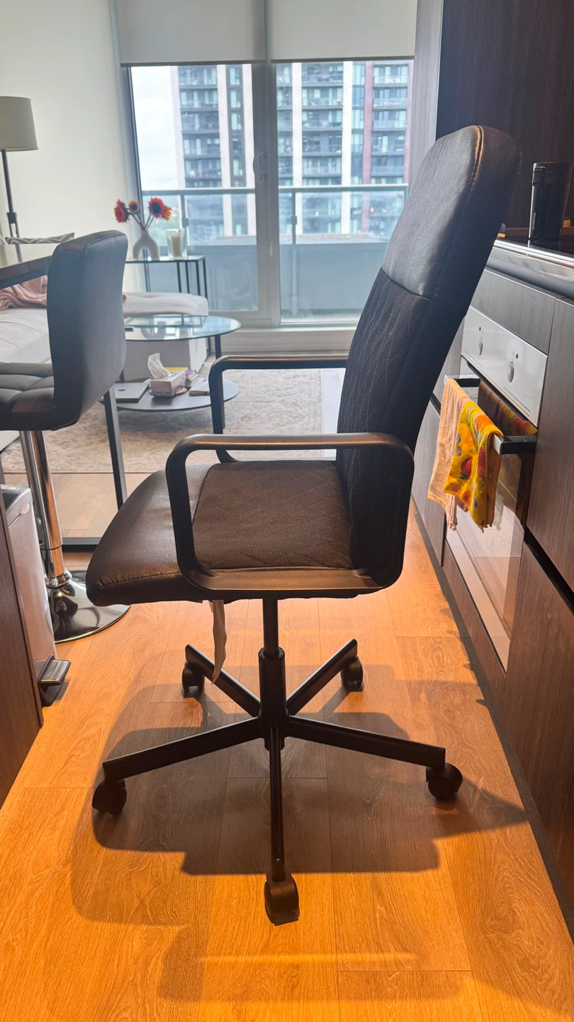 Black Office Chair - photo 2