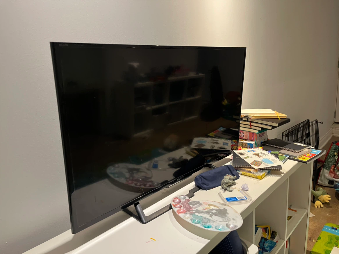 Sony 40” Full HD Smart LED TV (KDL-40R560C)