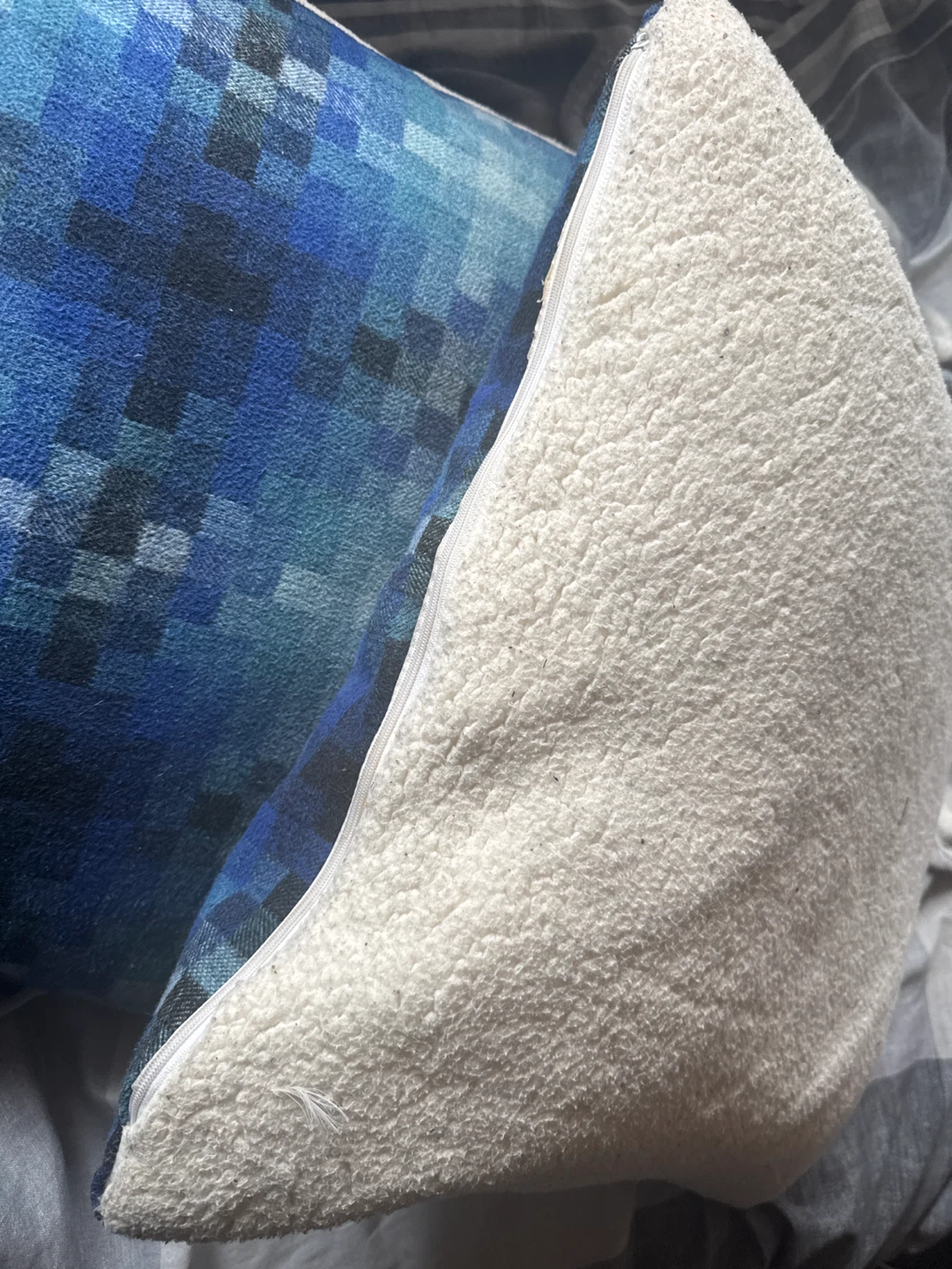 Two blue pixelated throw pillows - photo 2