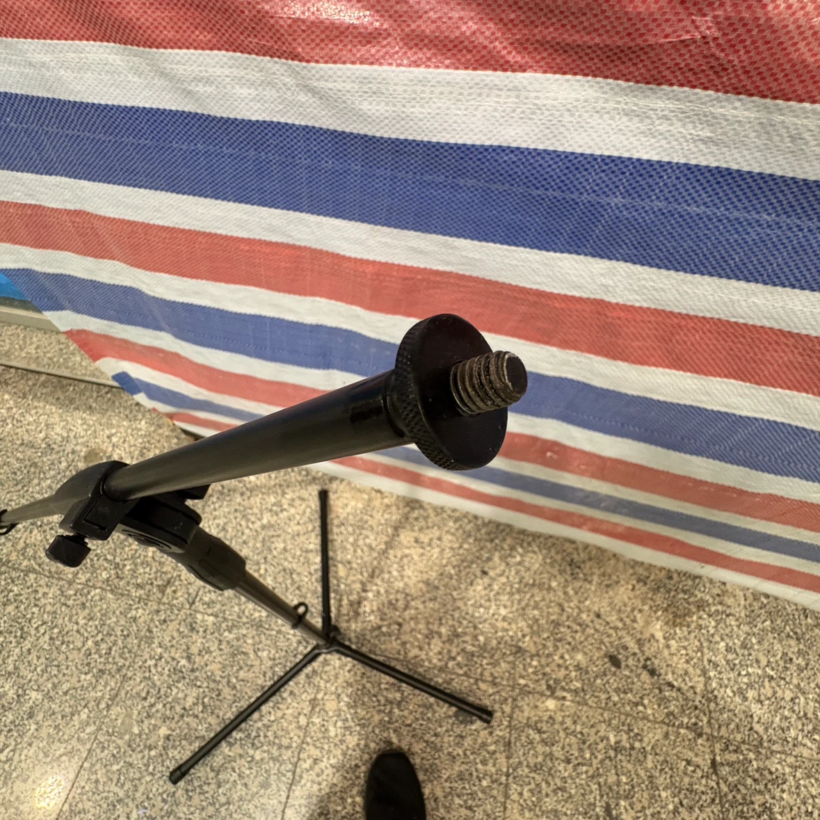 AmazonBasics Microphone Stand - photo 3
