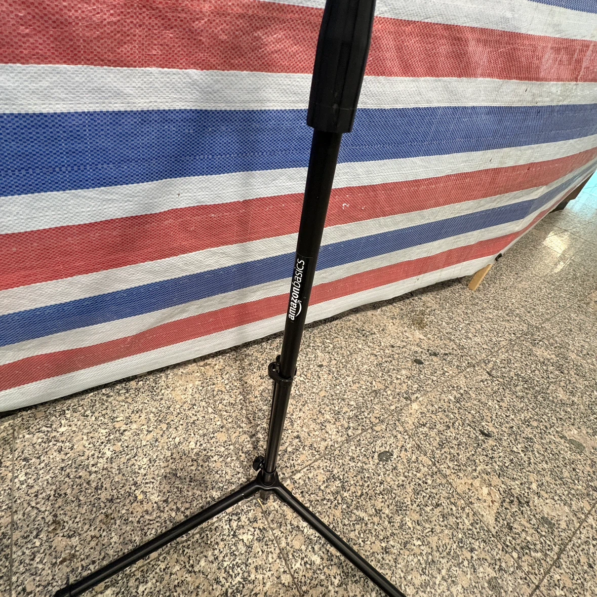 AmazonBasics Microphone Stand - photo 5