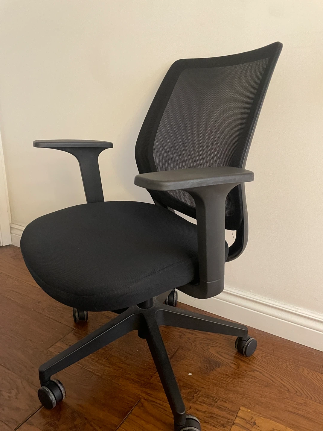 Electric Height Adjustable Desk + Office Chair – Like New! - photo 2