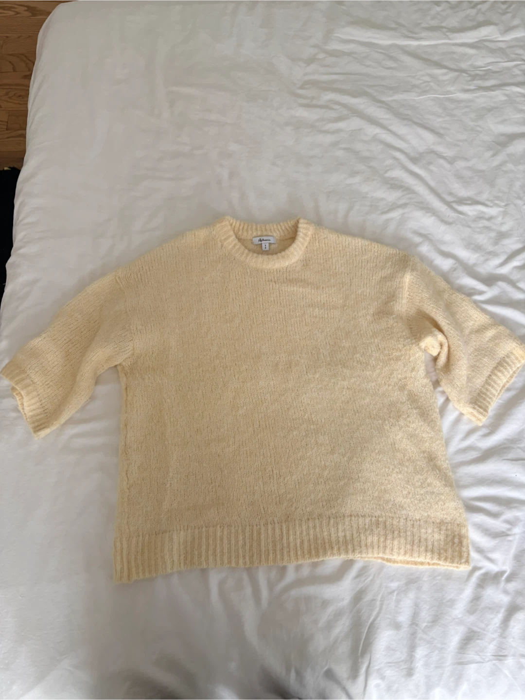 Reitmans Buttersalt Yellow Short Sleeve Sweater Small