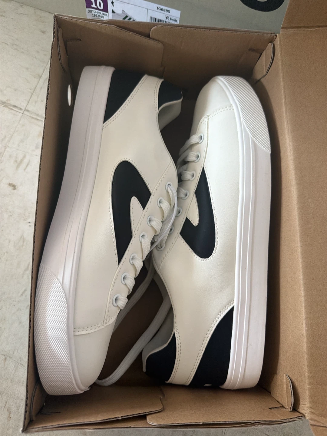 Tretorn White with Black Sneakers - Size 10