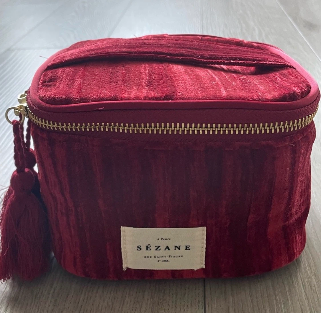 Sézane crushed velvet vanity / toiletry bag, red - photo 3