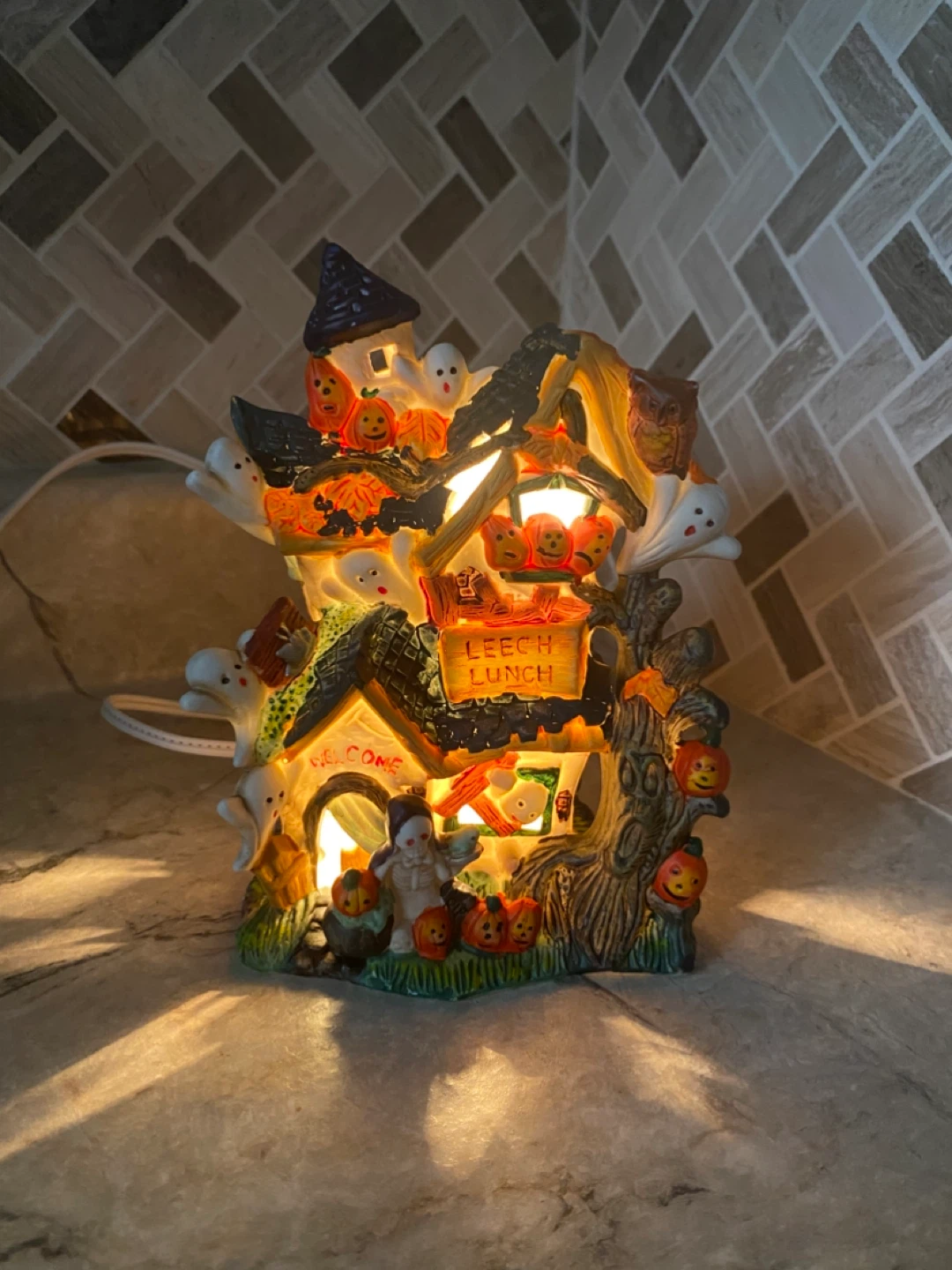 Spooky Hollow Leech Lunch Porcelain Lighted House - photo 2