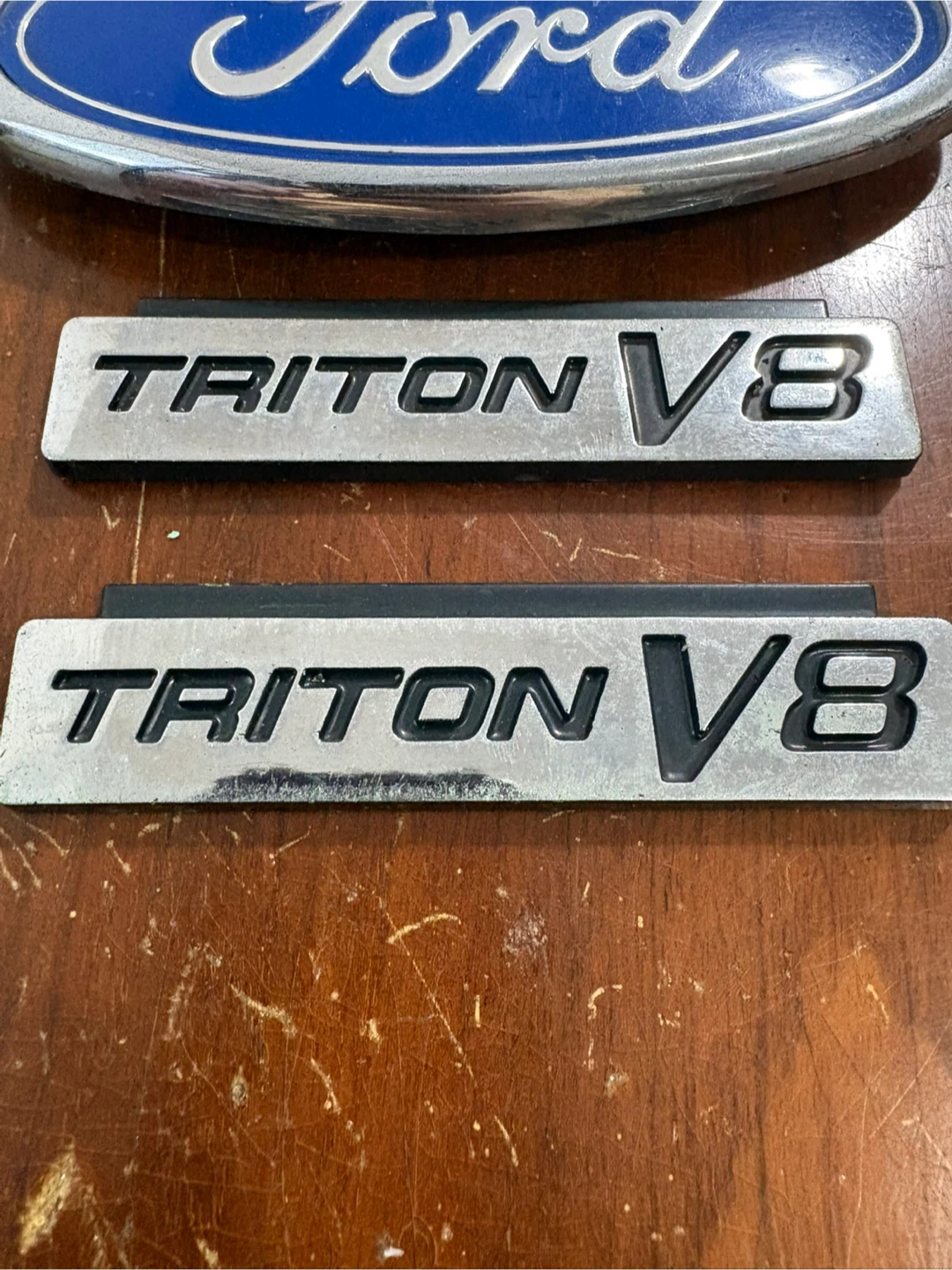 Ford and Triton V8 vehicle emblems - photo 2