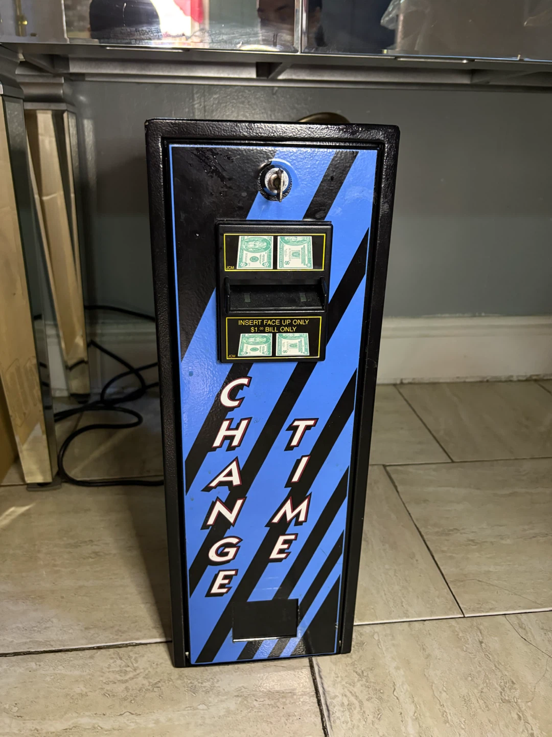 Commercial Dollar Bill Change Machine - Fortune Resources VM-010