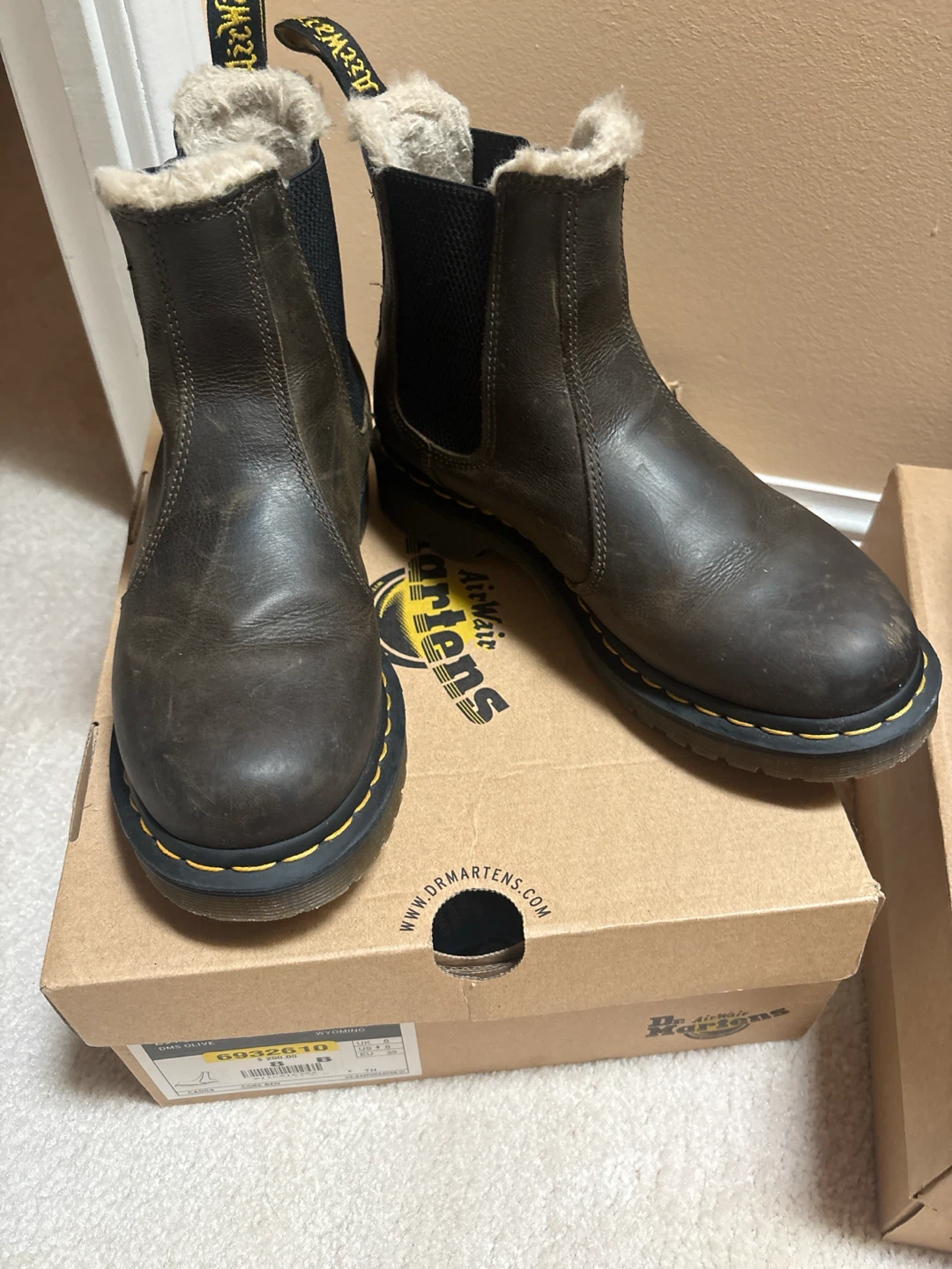 Dr. Martens 2976 Leonore DMS Olive Boots