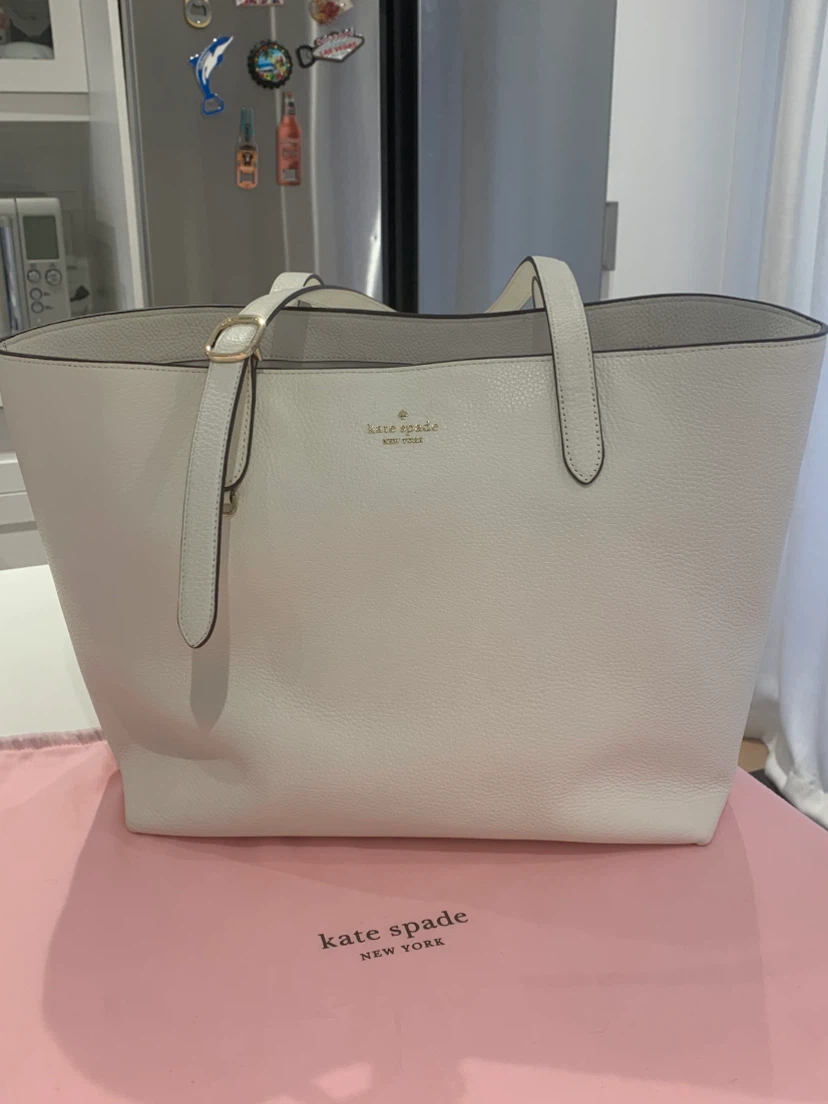 🍀 💚 Kate Spade White Leather Tote Bag Price Firm 🍀💚