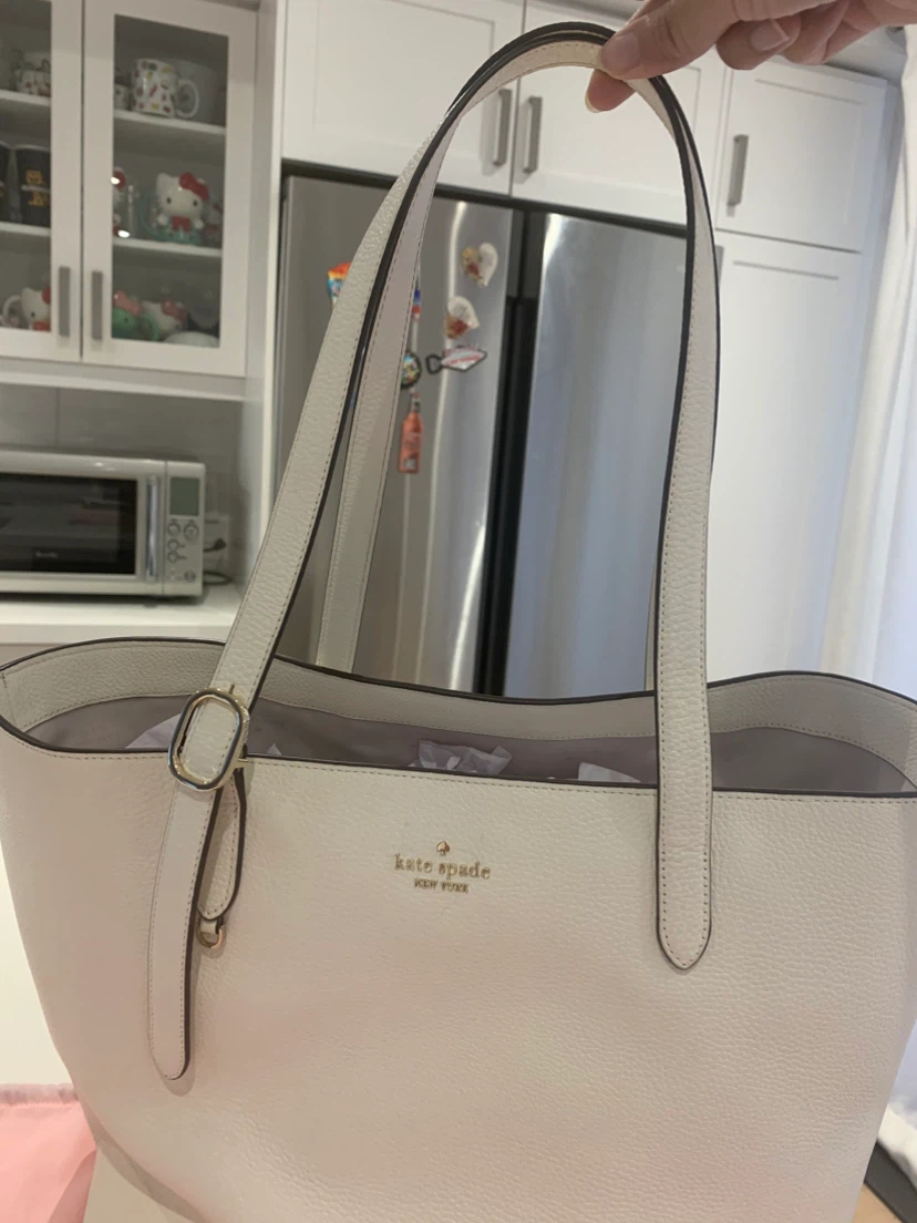 🍀 💚 Kate Spade White Leather Tote Bag Price Firm 🍀💚 - photo 2