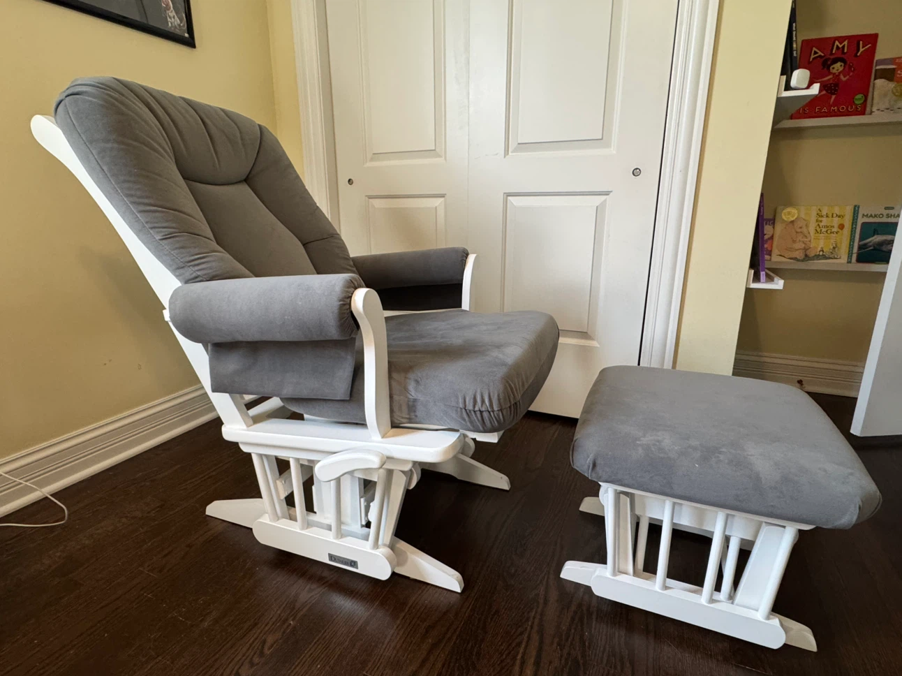 Dutailier Sleigh Glider and Nursing Ottoman Set - photo 2