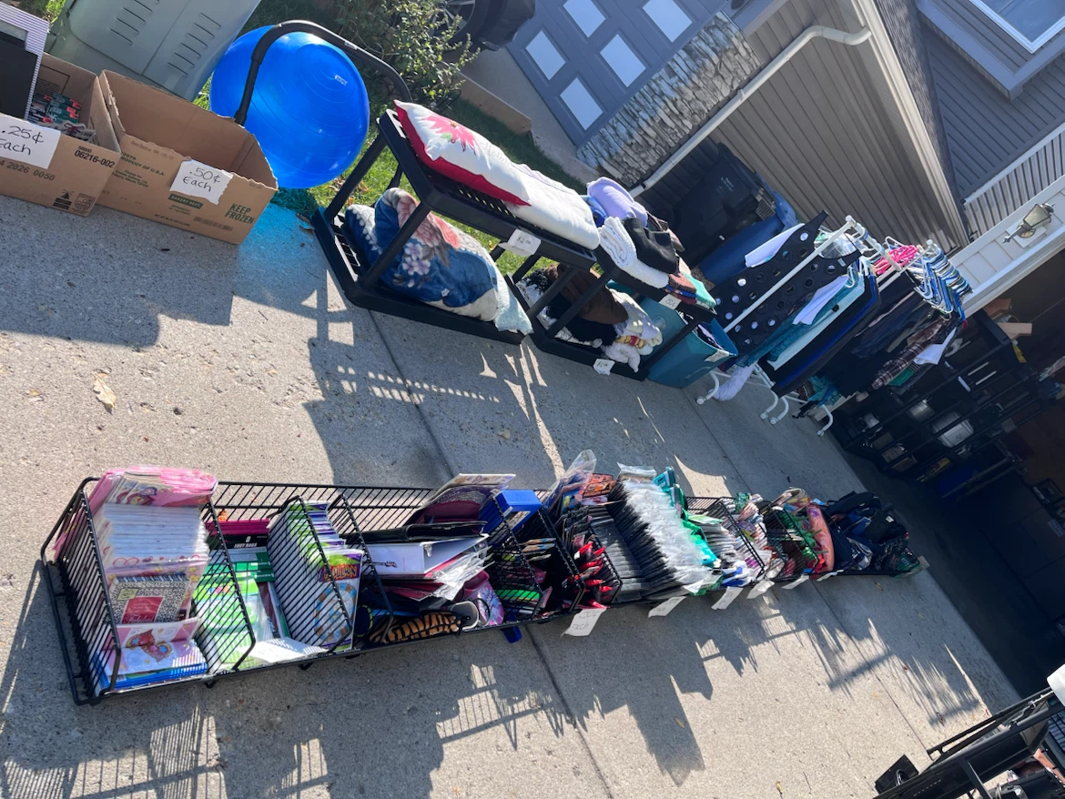 GARAGE SALE - photo 2