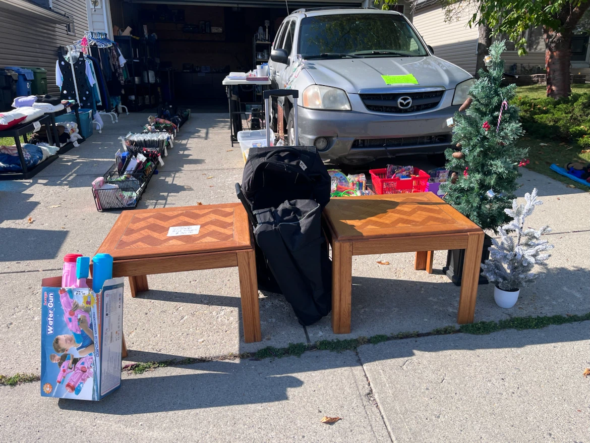 GARAGE SALE - photo 4