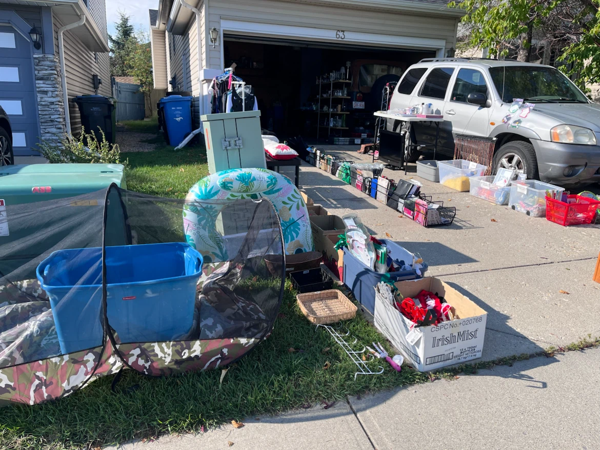 GARAGE SALE - photo 5