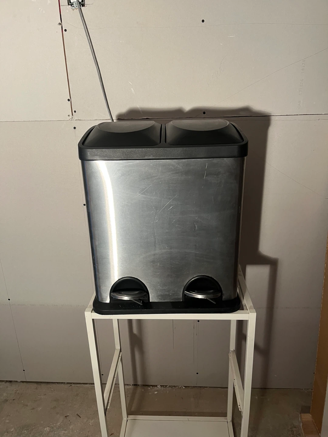 Dual compartment stainless steel step garbage bin