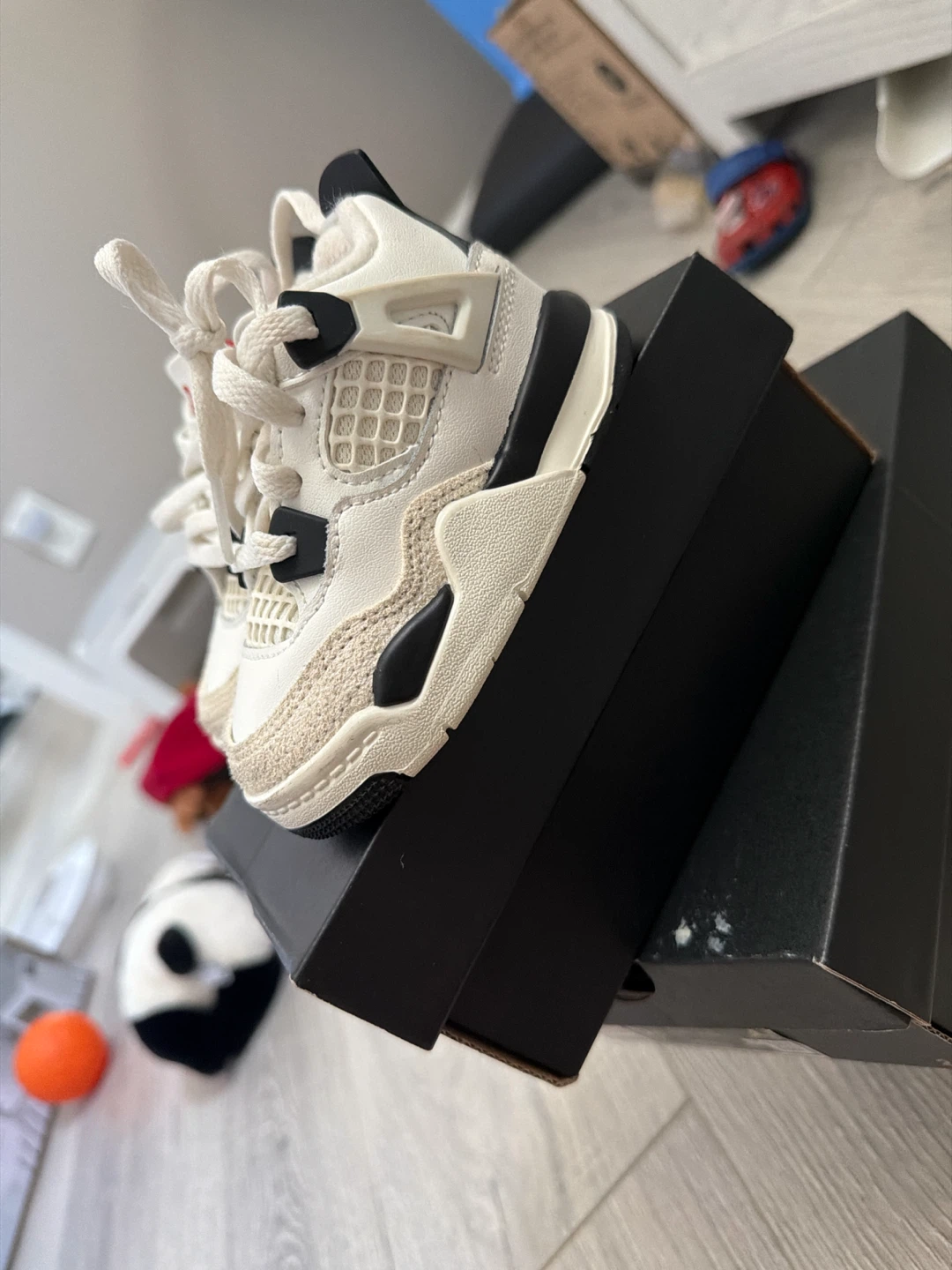 Jordan 4 Crib Retro 'White Varsity Red' - photo 3