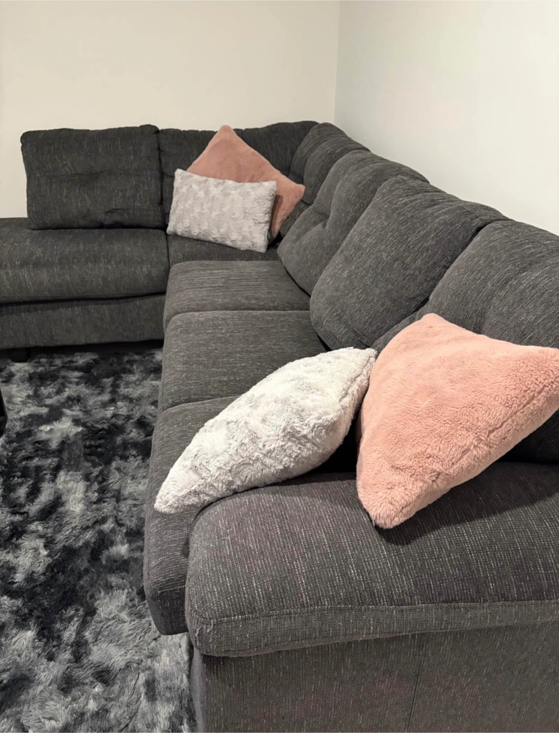 Couch, Rug, table - photo 3