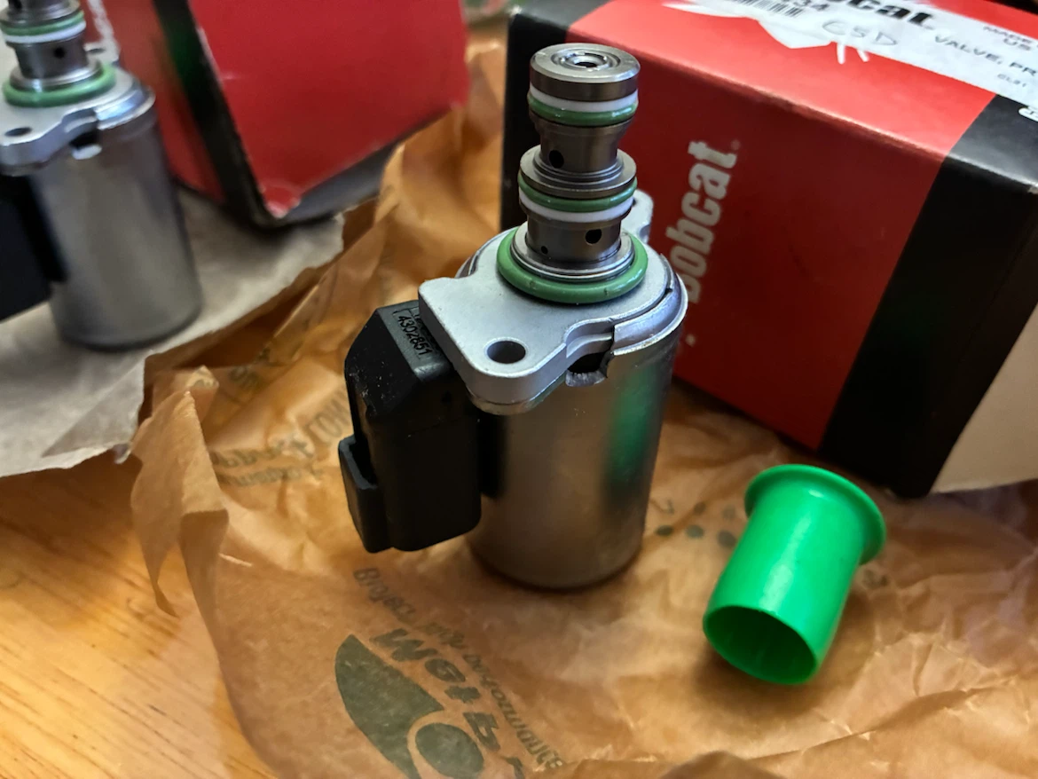 PROPORTIONAL VALVE FOR SKID STEER & TRACK LOADERS, 6698434 - photo 4