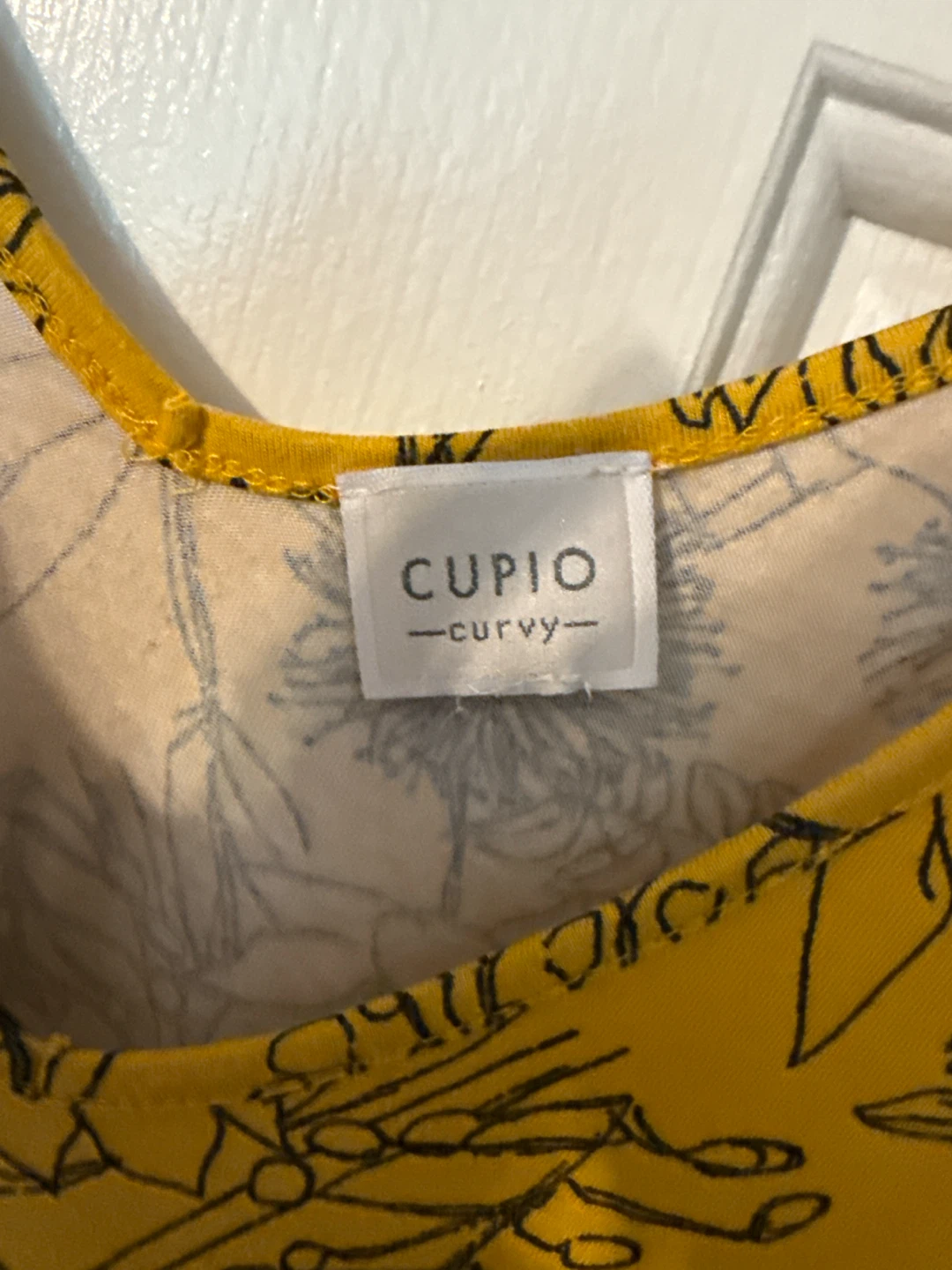 Cupio Curvy Yellow Floral Tank Top - photo 2
