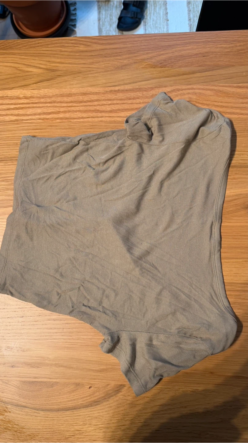 Cropped Aritzia tshirt - photo 2