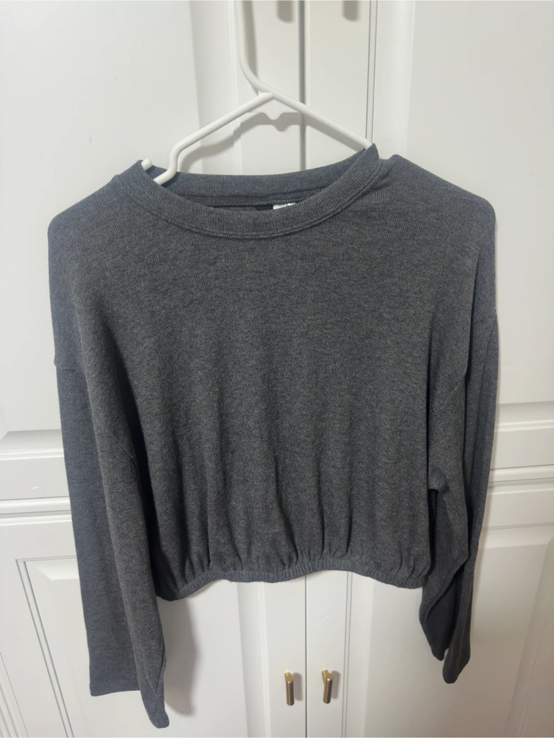 New Divided H&M Grey Cropped Sweater