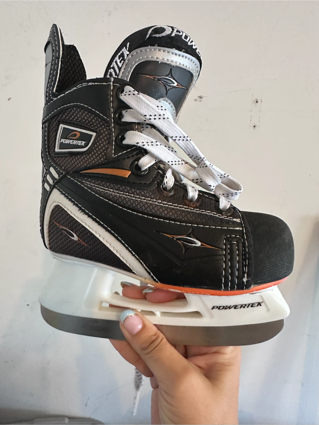 Powertek Youth Hockey Skates – Never Used - YOUTH 8 - photo 2