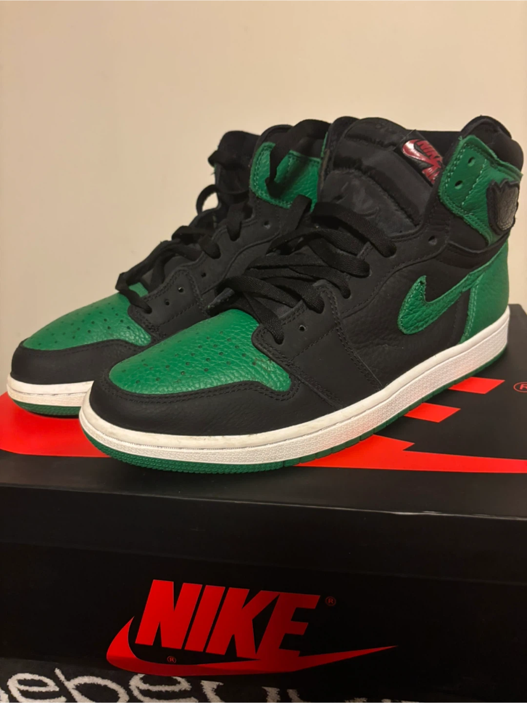 Air Jordan 1 Pine Green High Top Sneakers - photo 2