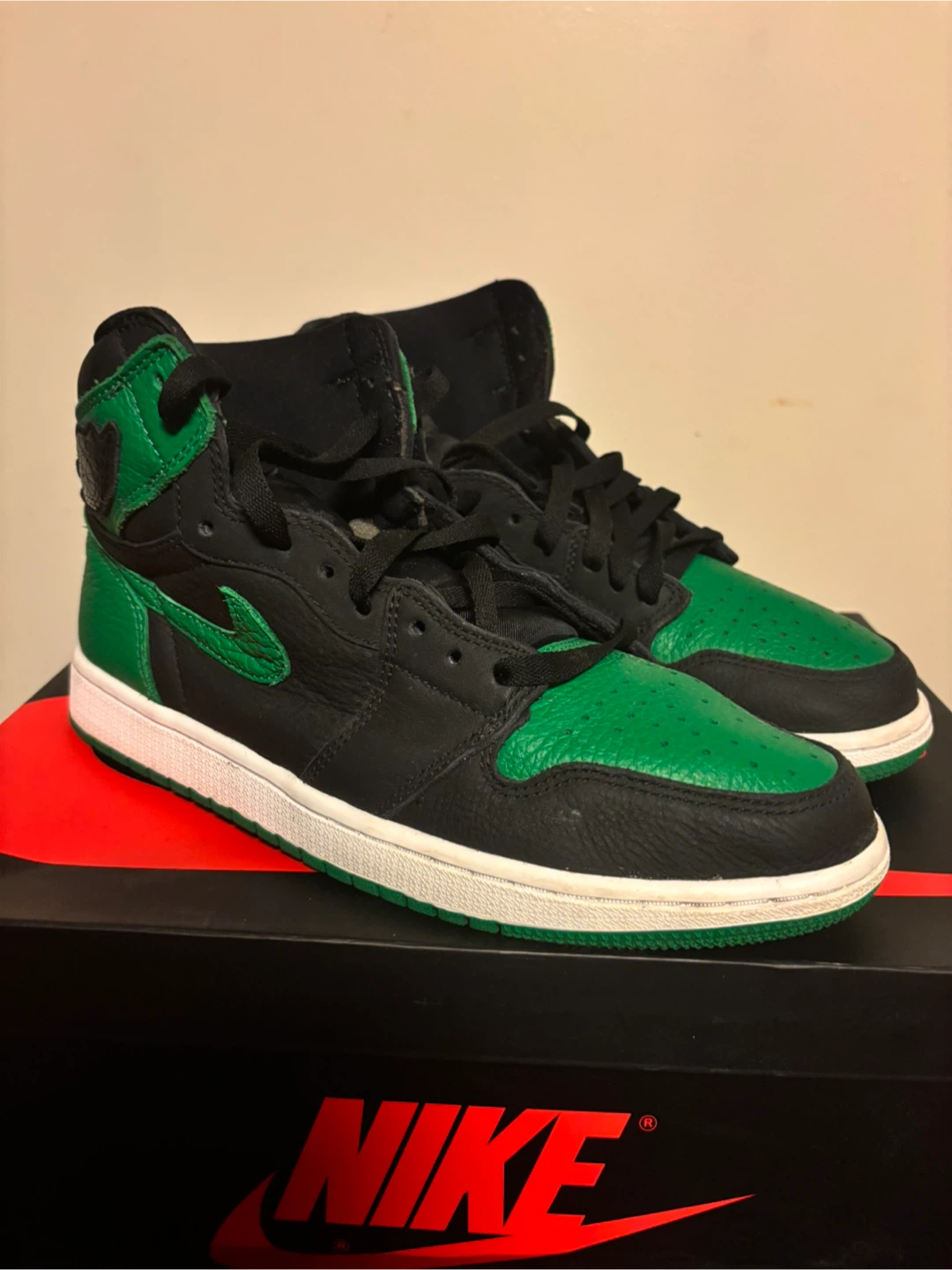 Air Jordan 1 Pine Green High Top Sneakers - photo 3